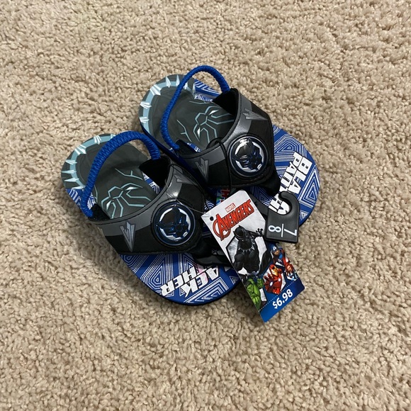 🆕 Marvel Avengers Black Panther Sandals size 7/8 - Picture 2 of 7
